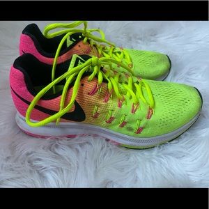 GENTLY USED WOMENS NIKE ZOOM PEGASUS
